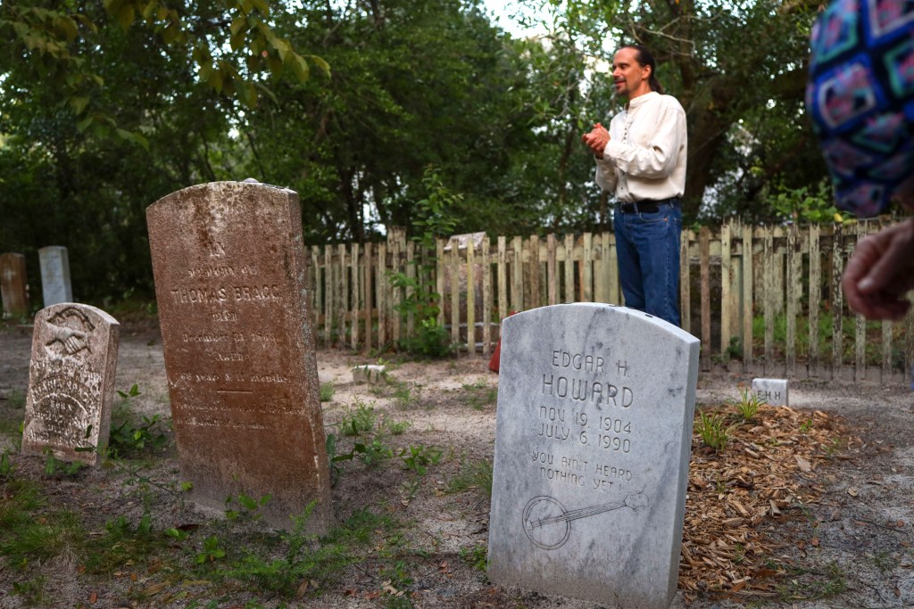 Island ghost walks combine spookiness and history